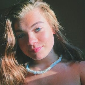 Meet your Posher, Avery